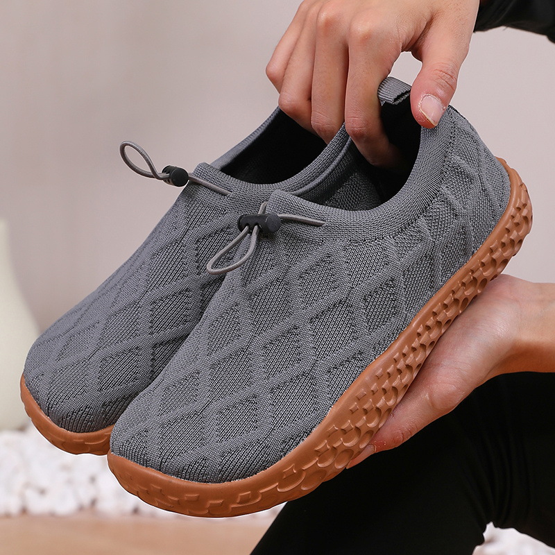 Women's Thickened Wide Toe Running Shoes with Adjustable Design