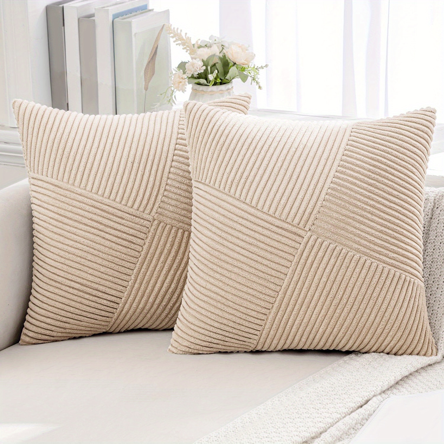 E-shop 2er-Set schräge Kissenbezüge aus Cord – warme braune, texturierte, weiche Kissenhüllen mit vier Aufnähern für Sofa, Schlafzimmer,