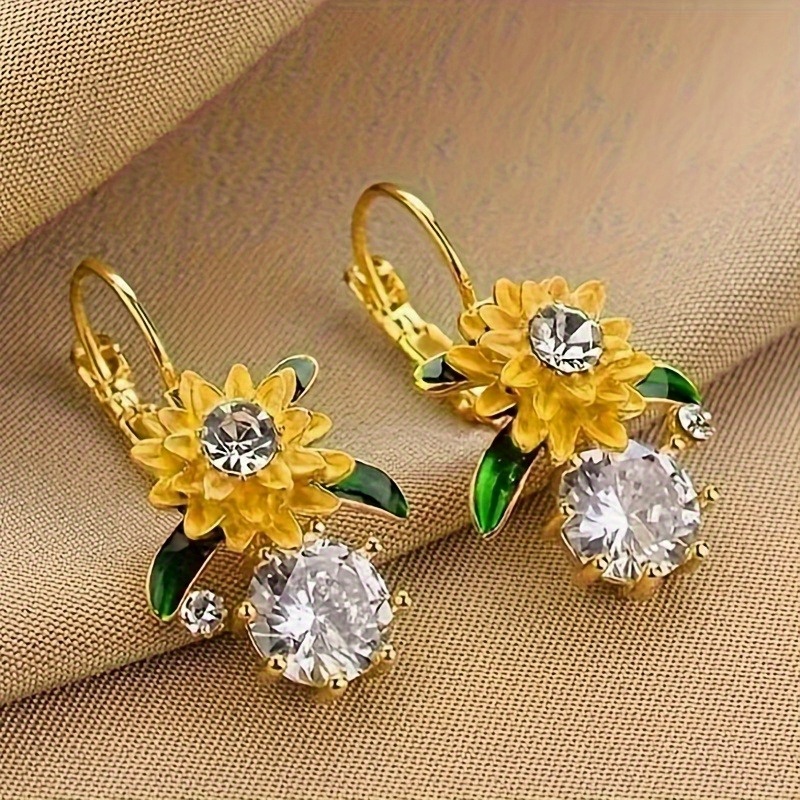 Retro Chrysanthemum Fashion Earrings - A Must-Have Pair for Women's Casual Attire, Travel, and Parties