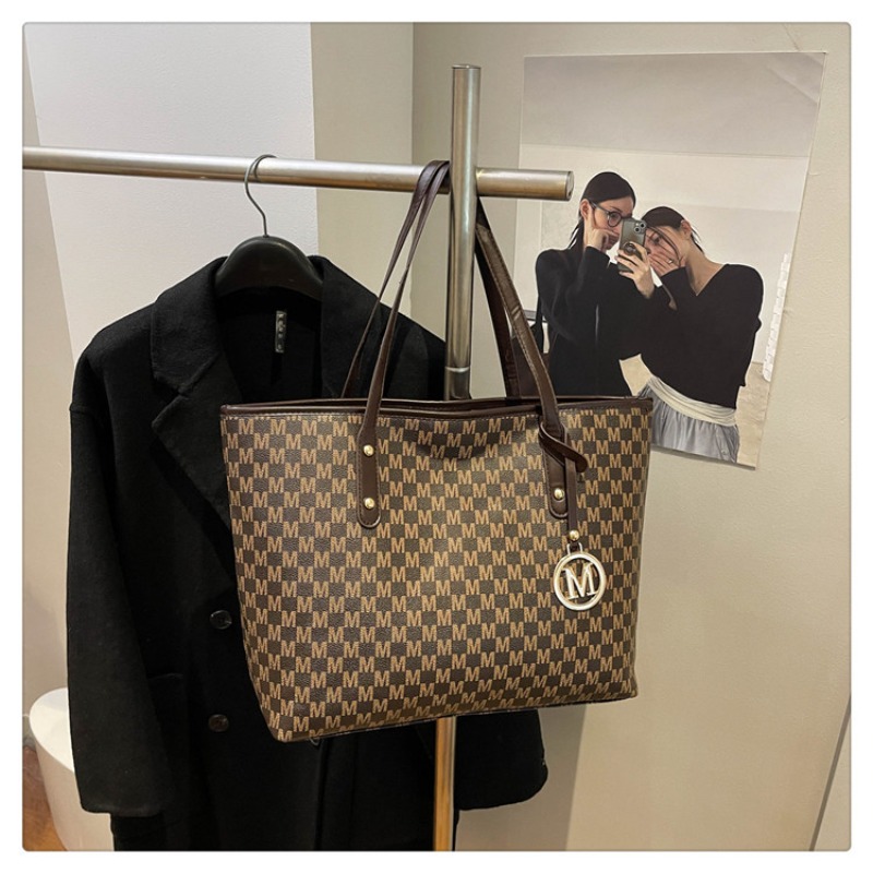 TEMU Large-capacity Commuter Tote Bag, Fashionable Printed Large Bag, Women's 2025 New College Student Class Commuter Shoulder Bag