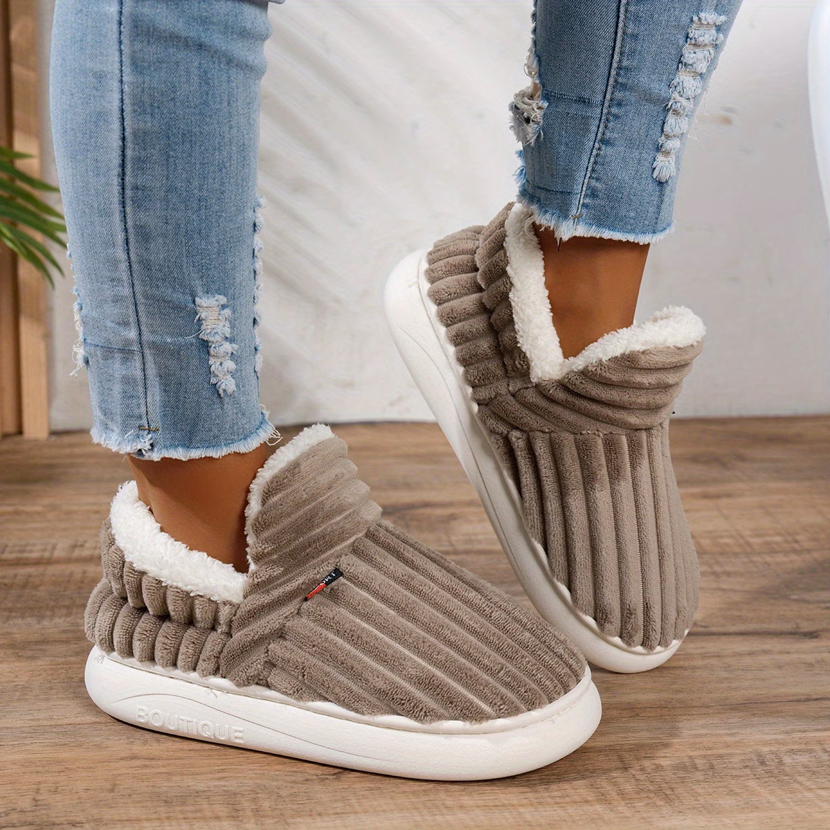 chaussures dintérieur dhiver pour femmes à semelle épaisse et doublure en peluche, style nouveau transfrontalier, chaussons pour hommes avec talon, chaussures pour femmes Détails du produit 7
