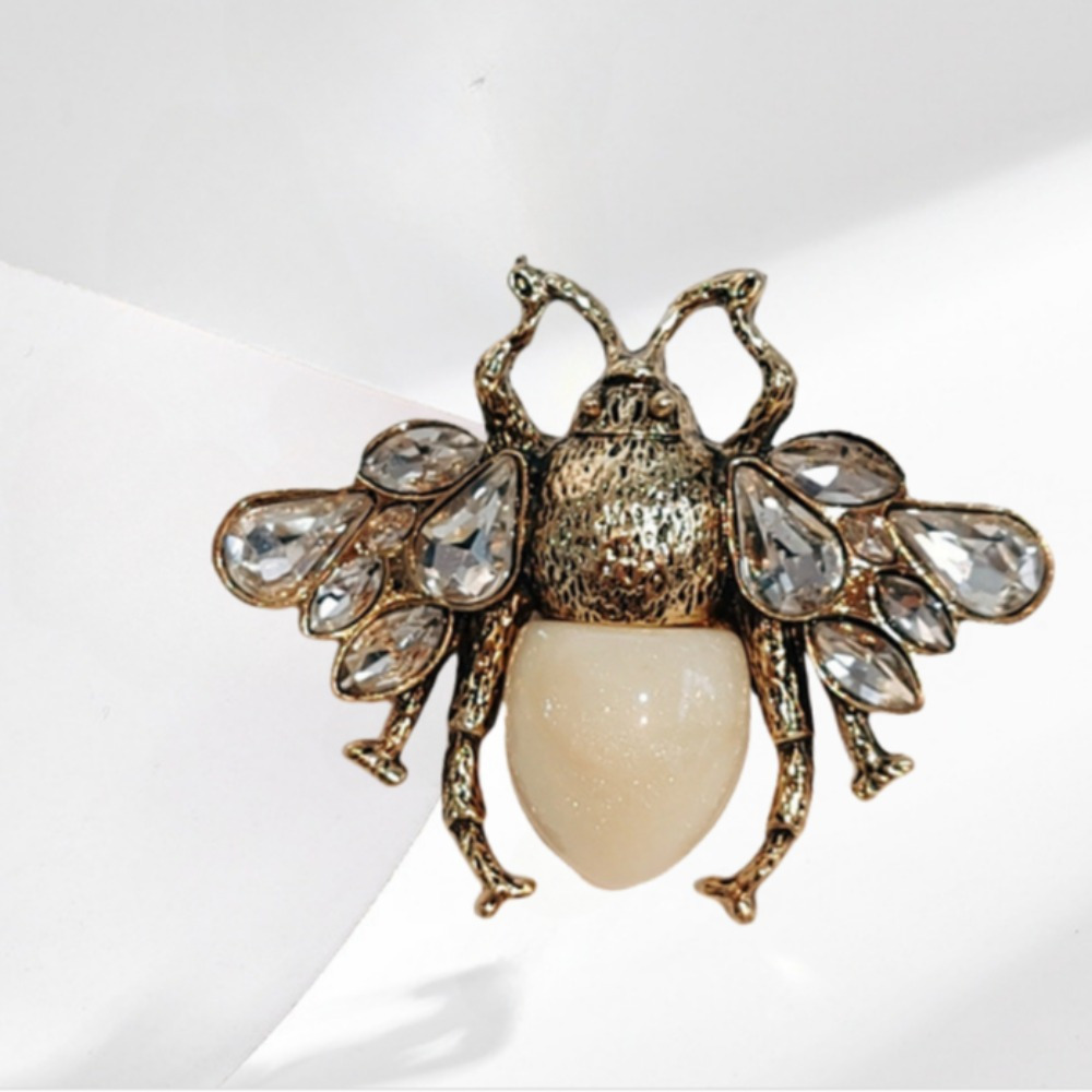 

1pc Elegant Rhinestone Bee Brooch Pin, Unique Insect-themed Jewelry Accessory For Men And Women, Ideal Gift