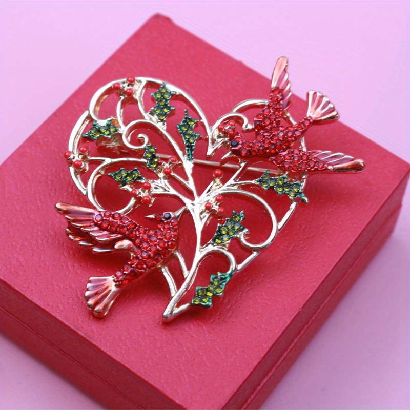 

1pc Vintage Heart-shaped Alloy Brooch With And Green Holly Accents, Fashion Accessory For Scarves, , And Backpacks, Ideal For Carnival And Wear