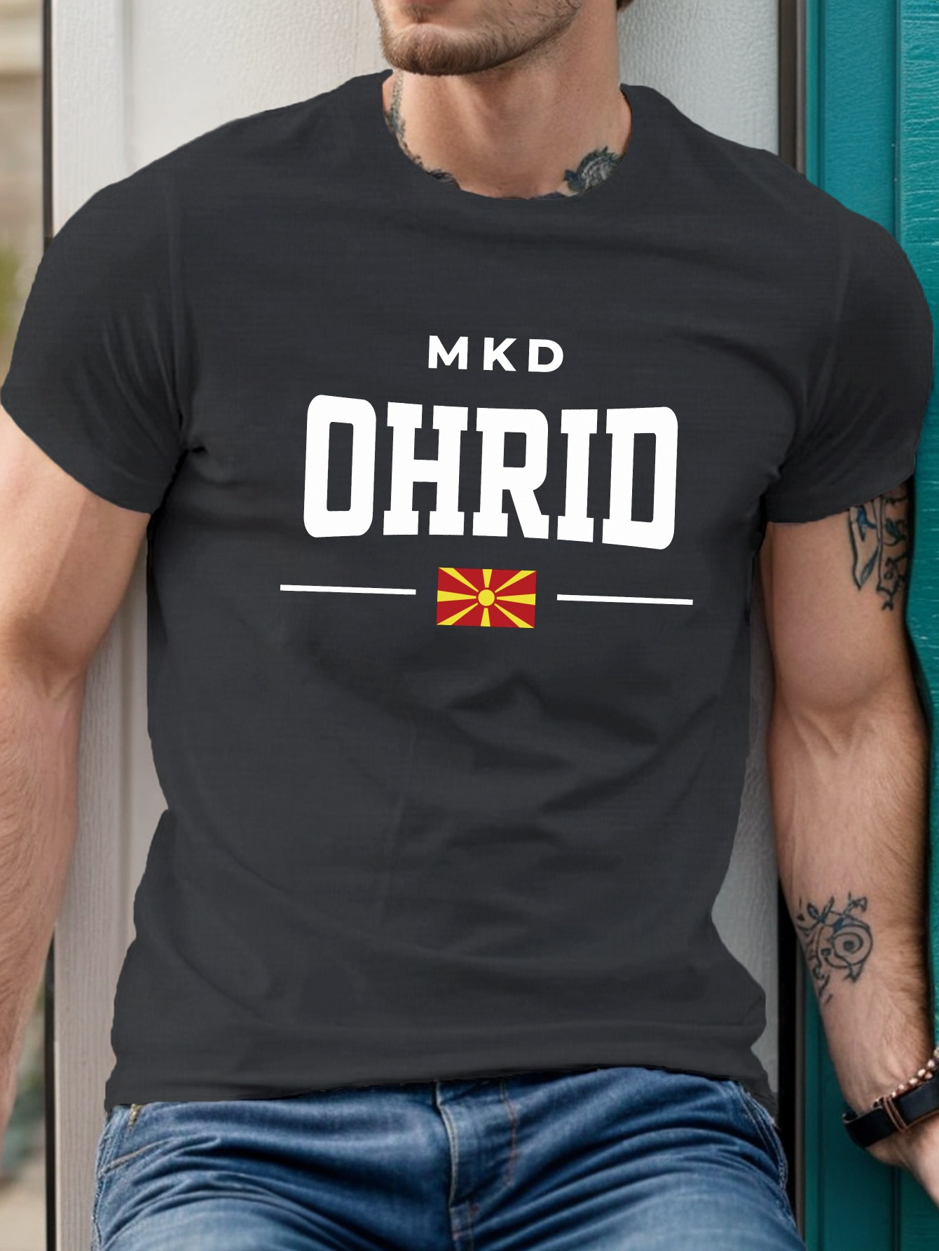 машка маица со графика од охрид, северна - летна маица со кратки ракави и смела букви mkd & знаме, лесен дишлив материјал, редовен крој, перат во машина детали 15
