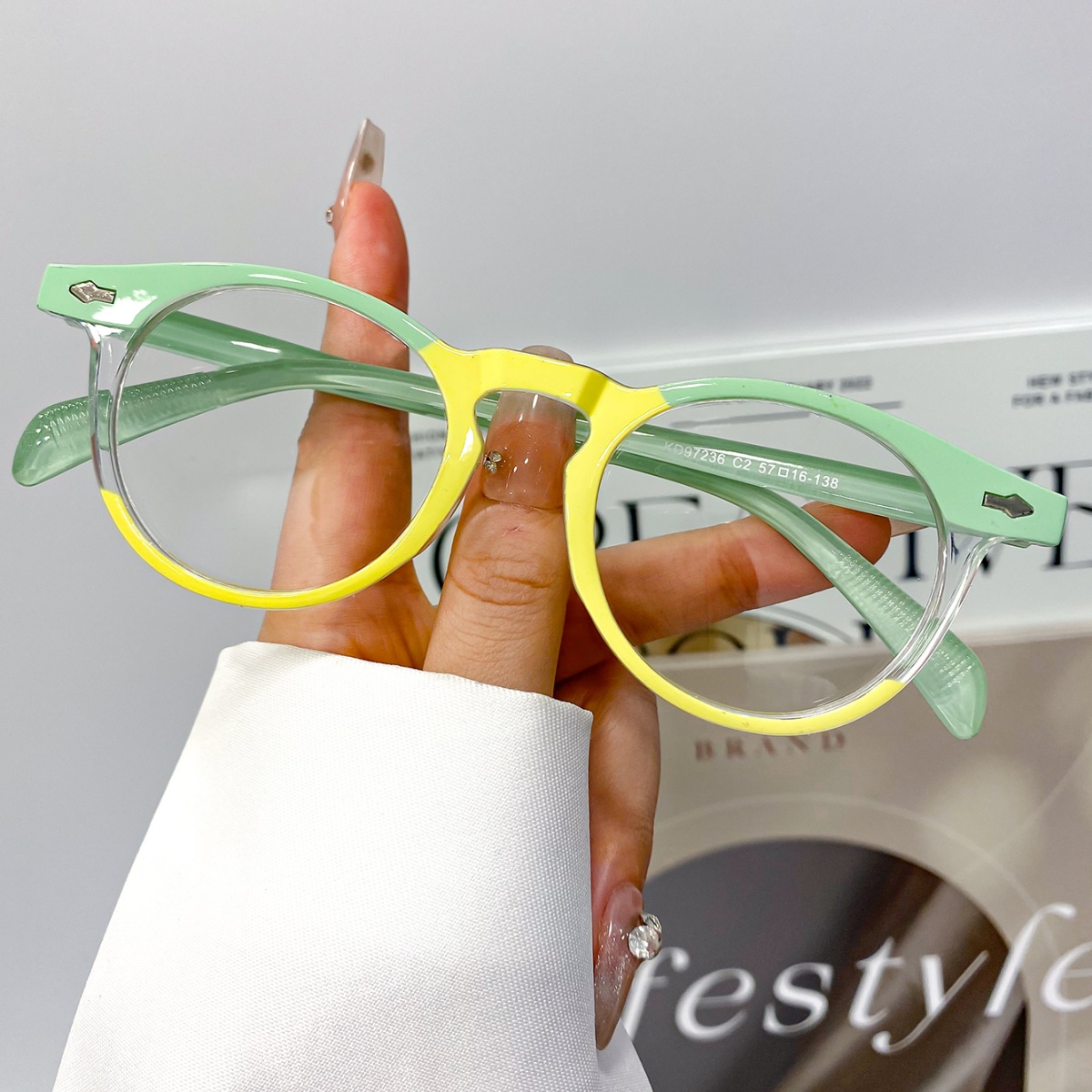 A Pair Of Fashionable Retro Oval Glasses Women's Men's High Quality Simple All-match Daily Casual Wear Decoration Glasses