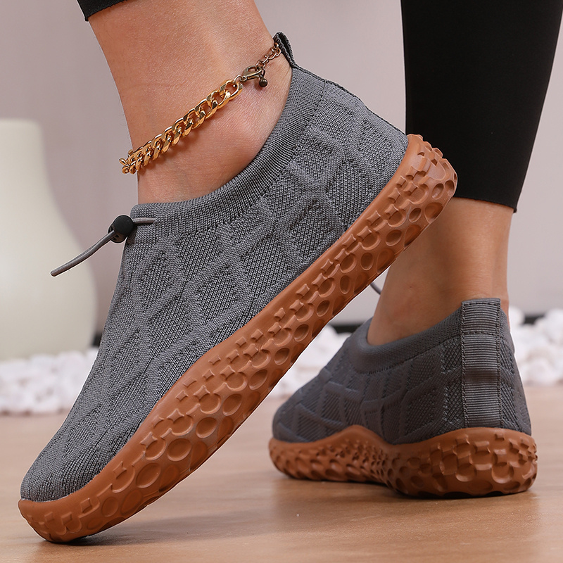 Women's Thickened Wide Toe Running Shoes with Adjustable Design