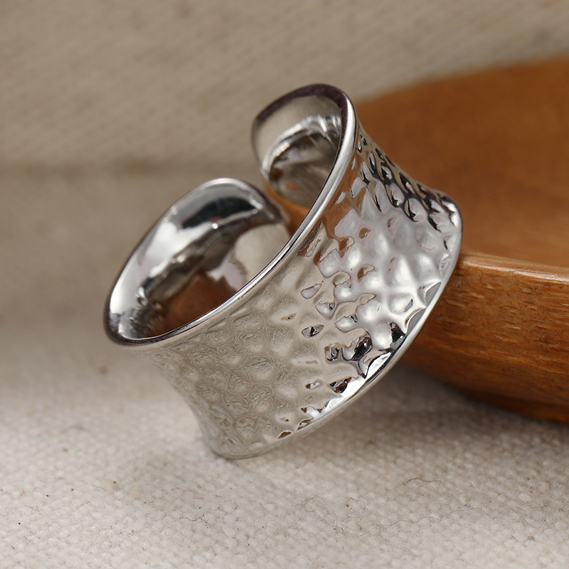 Exquisite And Creative Handmade Hammer Patterned , Ladies' Temperament Wide Edge Ring, Adjustable Opening Ring, Fashionable, Elegant, And Casual Jewelry Accessories