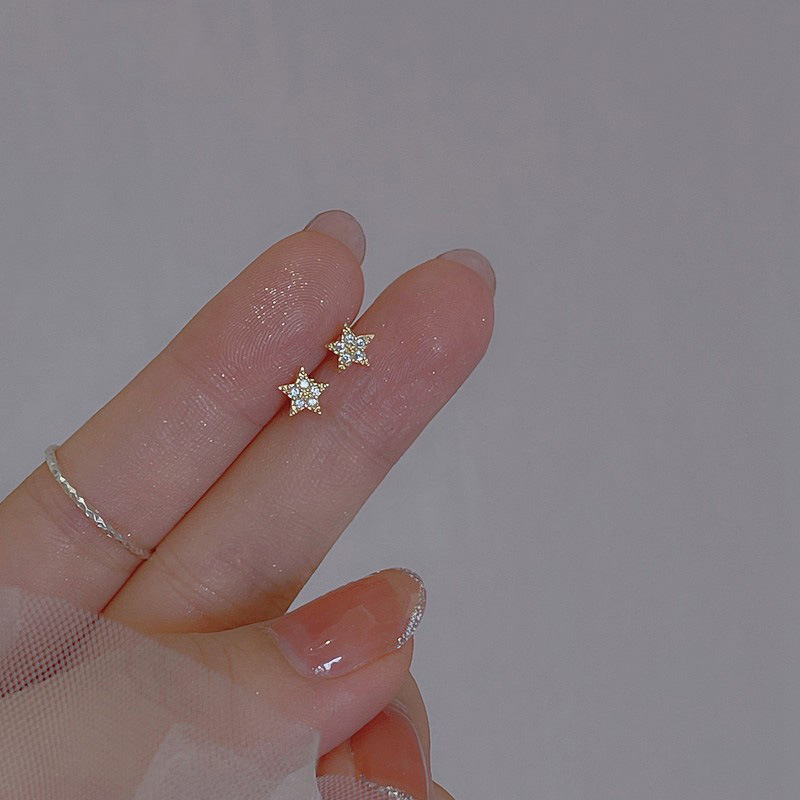 E-shop Ein Paar Einfache Süße Ultra-Glitzernde Strass-Stern-Ohrstecker für Frauen, Modisches Leichtes Luxus-Nischen-Design, Exquisit, Alltagstauglich,