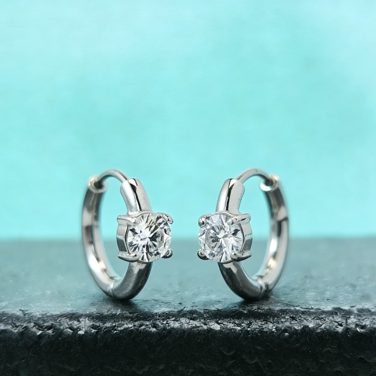 0.5 Carat Fashionable Round Cut Moissanite Stud Earrings