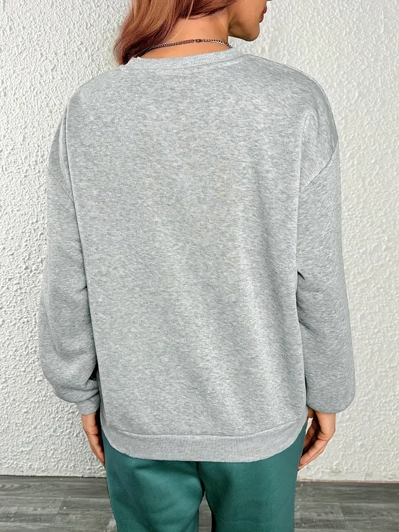 1 pièce Haut surdimensionné rose pour femmes Y2K avec inscription de bout en point - Pull ample à col rond, lavable en machine et adapté aux saisons (pas d'utilisation sèche)