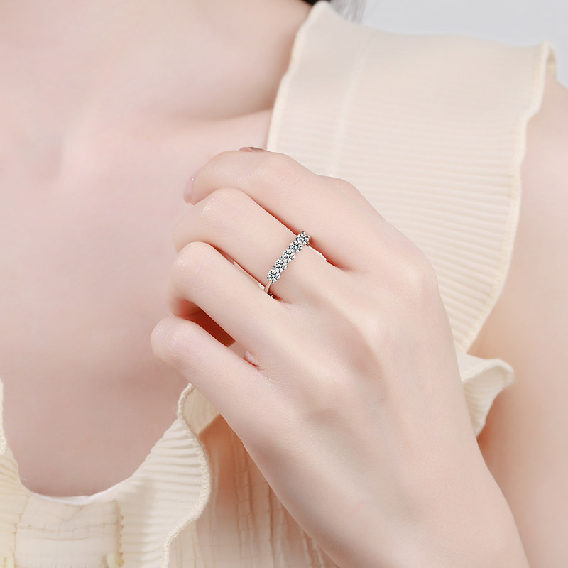 Women's 925 Silver Inlaid Moissanite Row Ring