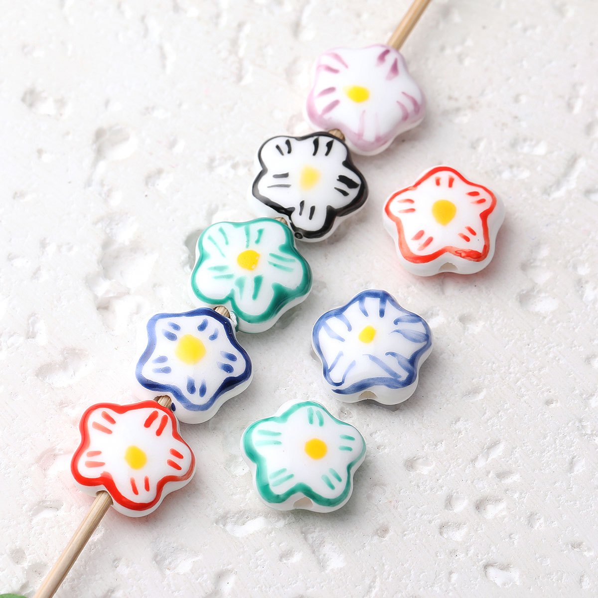 7pcs Random Color Ceramic Beads for DIY Jewellery Making