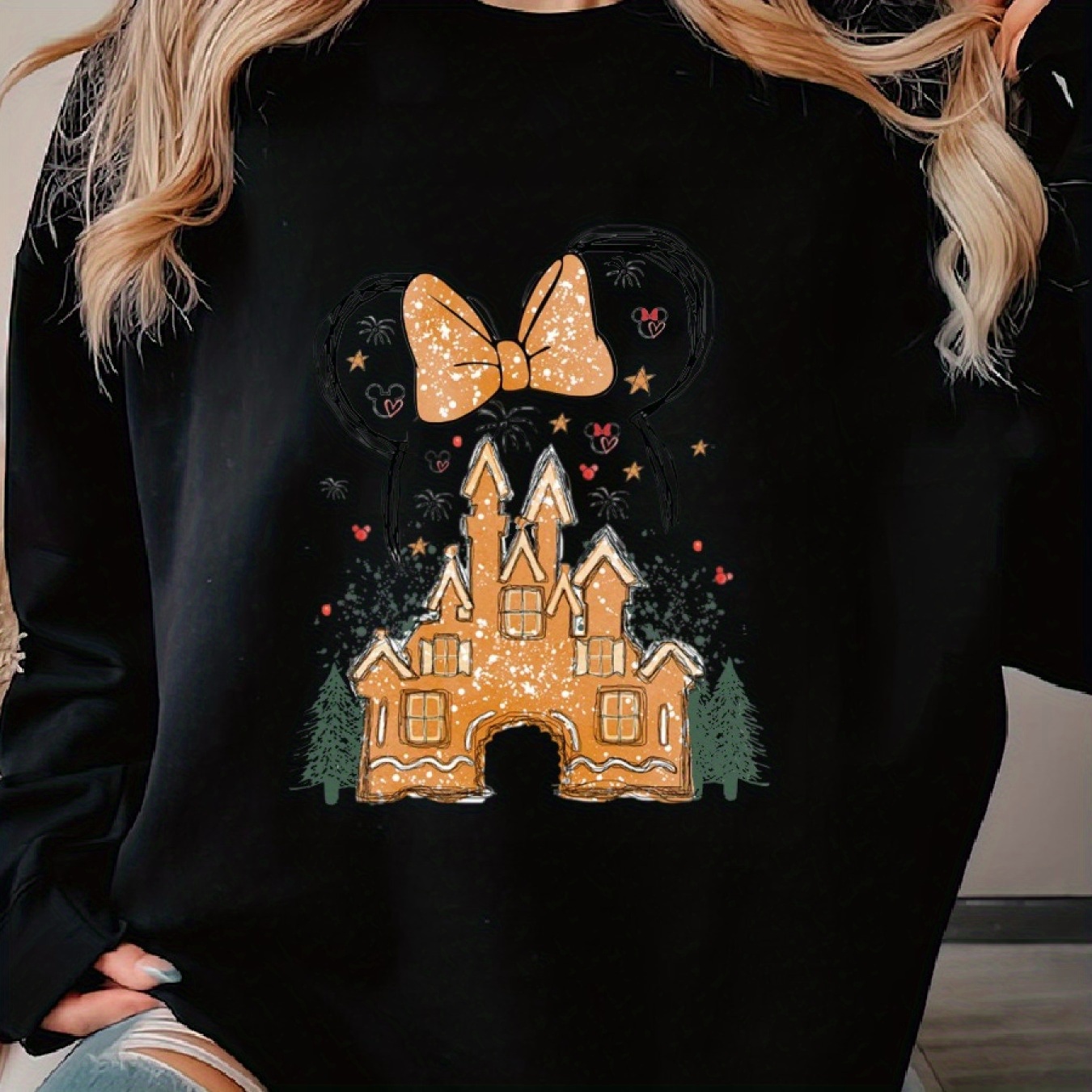 

Gingerbread Castle Christmas Woman's Cozy Pullover Sweater, Casual Long Sleeve Crew Neck Sweater For Sports