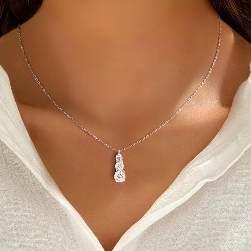 925 Sterling Silver 1.8-Carat Moissanite Silvery Style Necklace
