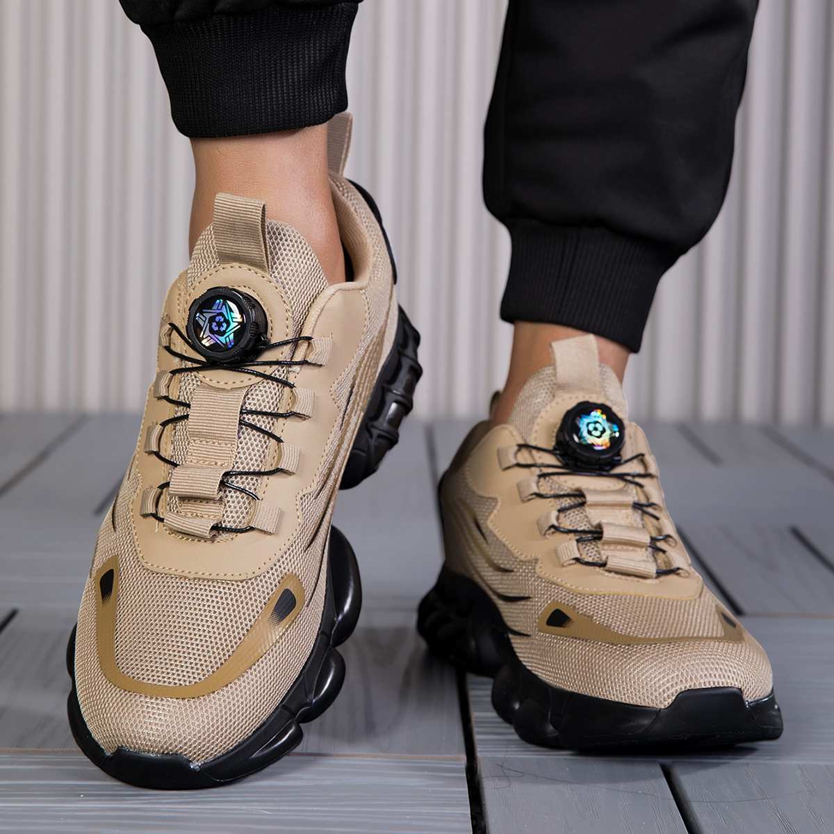Men's Fashion Casual Sneakers, Lightweight and Breathable Running Shoes with Thick Soles and Rotating Button Design for Daily Commuting, Workouts, and Running