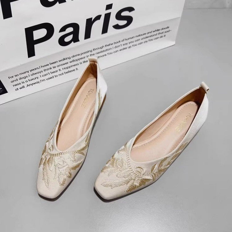 Image of Green Satin Embroidered Ballet Flats, New Chinese Toe Low Heel Shoes For Women, Comfortable Pumps For Cheongsam, Casual And Formal Occasions, Soft Lightweight Dress Shoes, Women Shoes