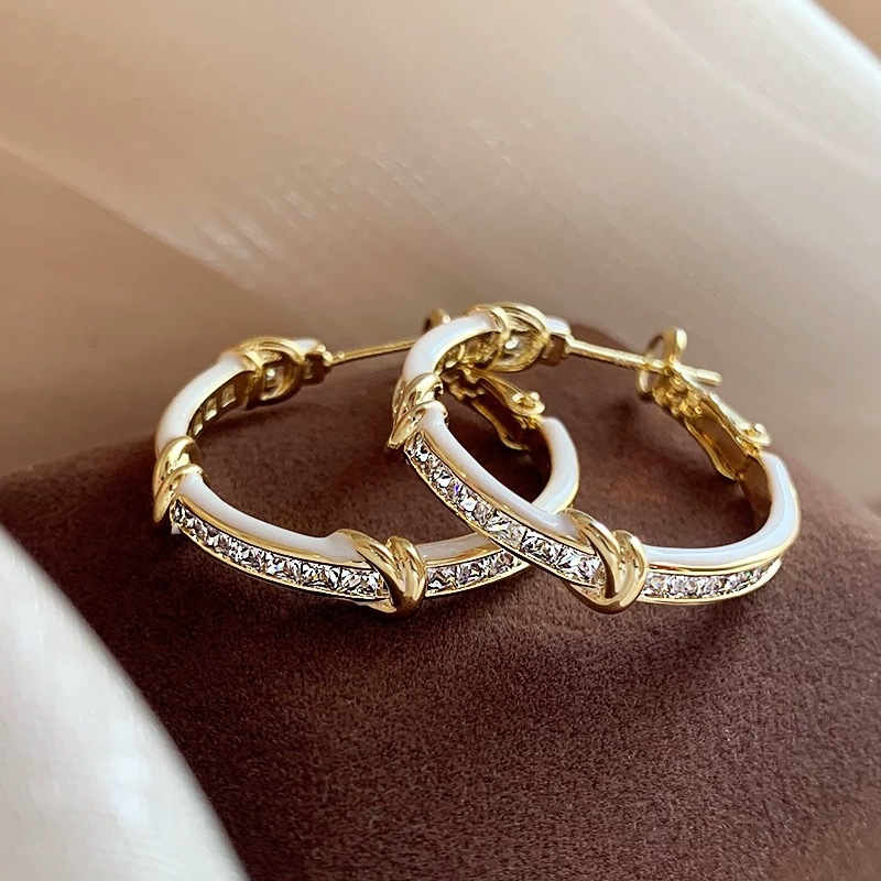 TEMU 2pcs Stainless Steel Retro Light Luxury Earrings, A Niche, Stylish And Versatile Pair Of Earrings