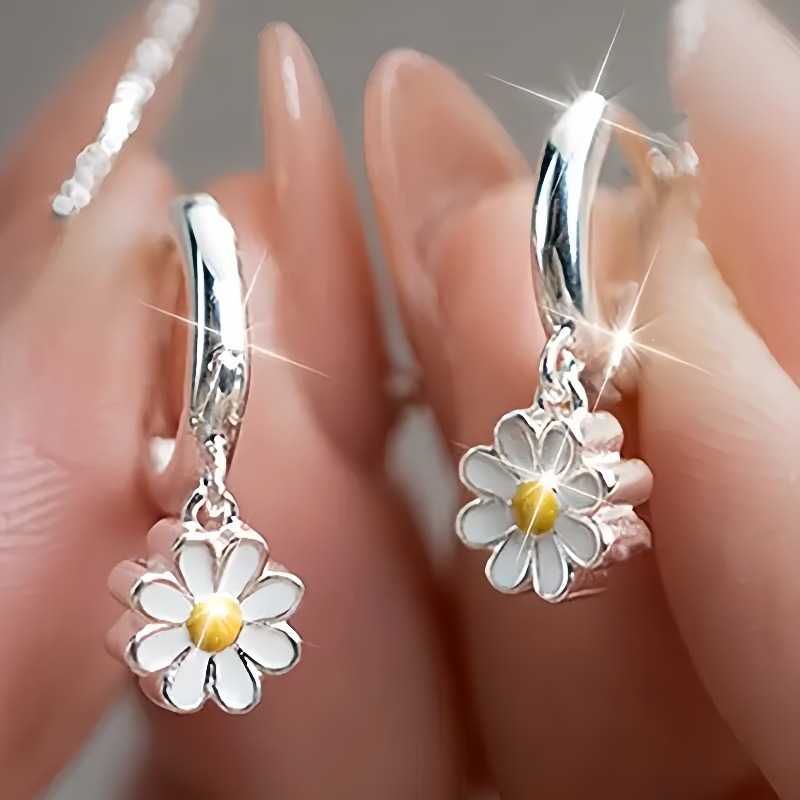 E-shop Einfache Emaille Gänseblümchen Blumenkranz Ohrringe für Damen Elegante Blumen Ohrringe für Party Urlaub Süße Schmuck Geschenkidee