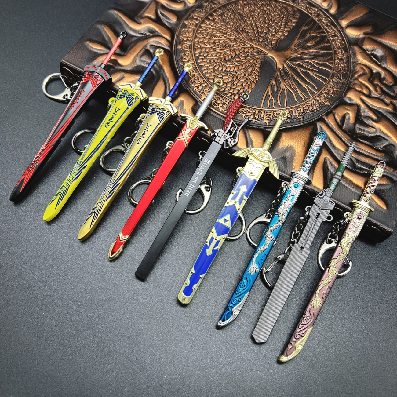 9pcs Mini Alloy Sword Model Gift Set, Key Ring, Key Chain, Movie Anime Game Merchandise Replica, Collector's Keychain for Collectors, Gift for Men, Replica Alloy Desktop Decoration Collectible, Backpack Charm, Gift for Men, Suitable for Performance