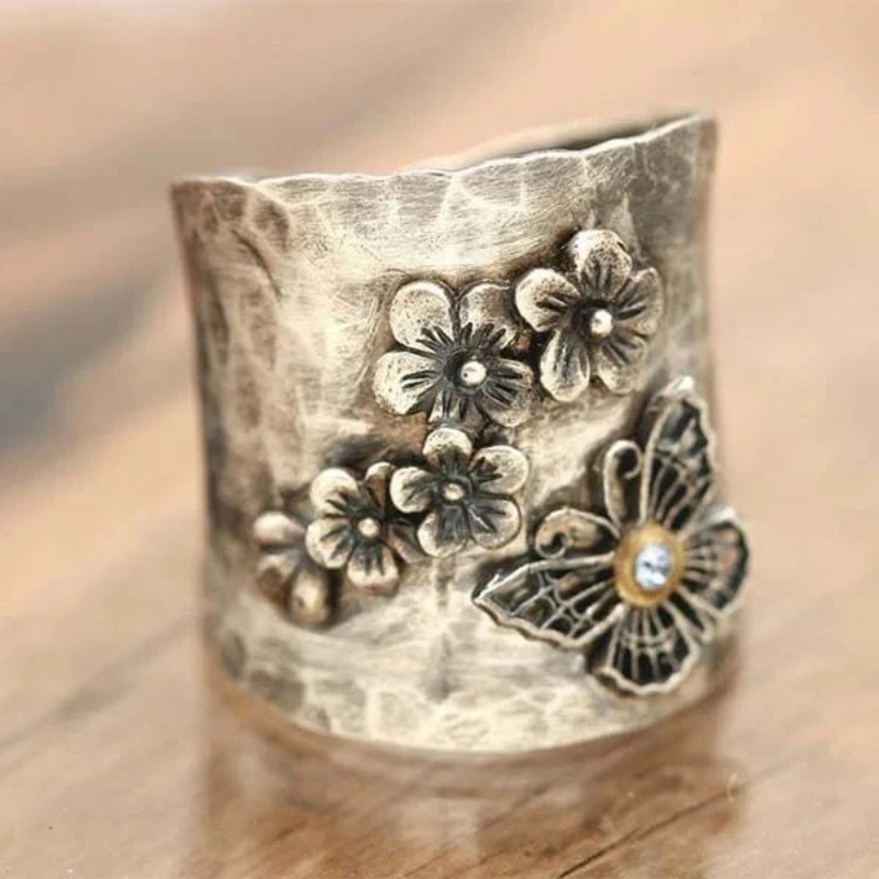 E-shop Retro Eingefasster Zirkonia Handgeschnitzter Blumen Schmetterling Ring für Damen Herren Freizeit Party Mode Ring Einzigartiges Geschenk