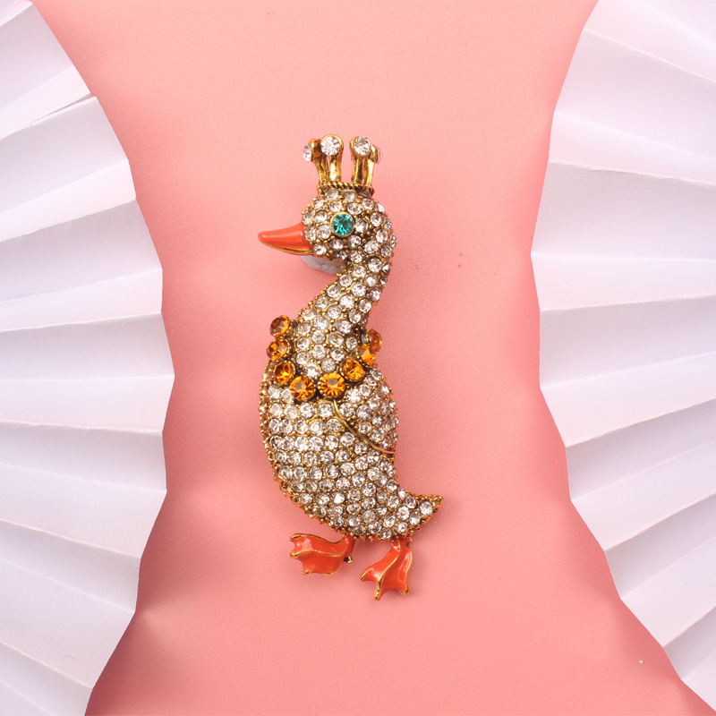 

1pc Duck Brooch Pin, Vintage Elegant Fashion Accessory, Jewelry For Scarves, Jackets, Bags, Ideal For Weddings, Parties, And Holiday Gifts