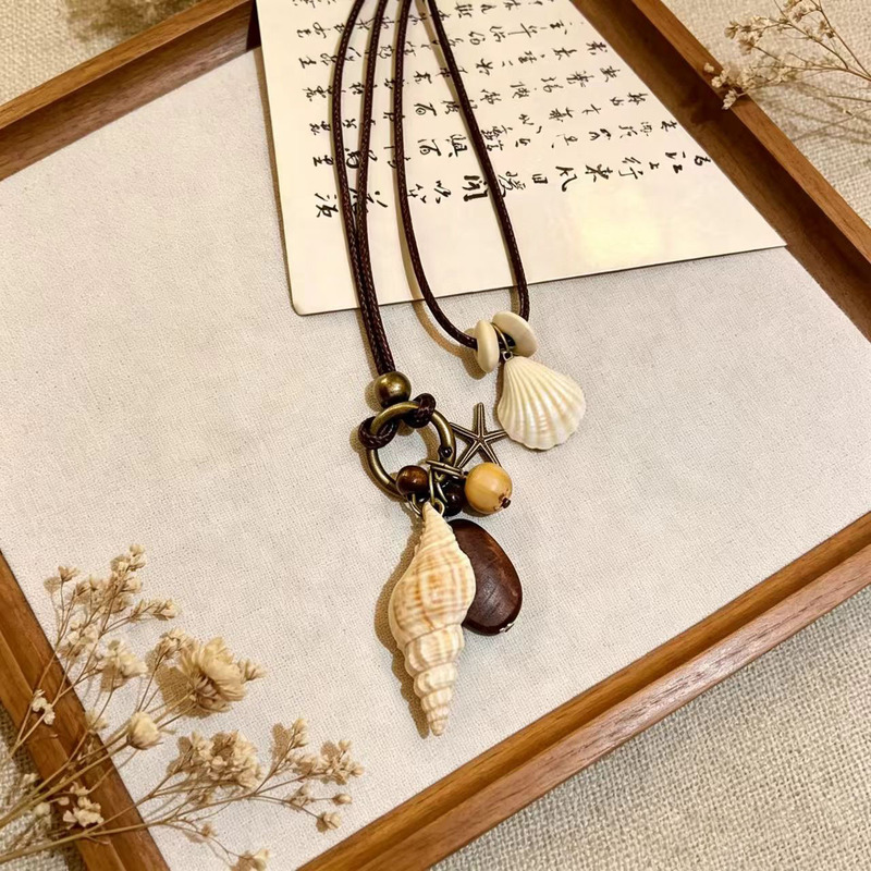 Retro Elegant Beach Style Artificial Shell and Sea Snail Pendant Necklace