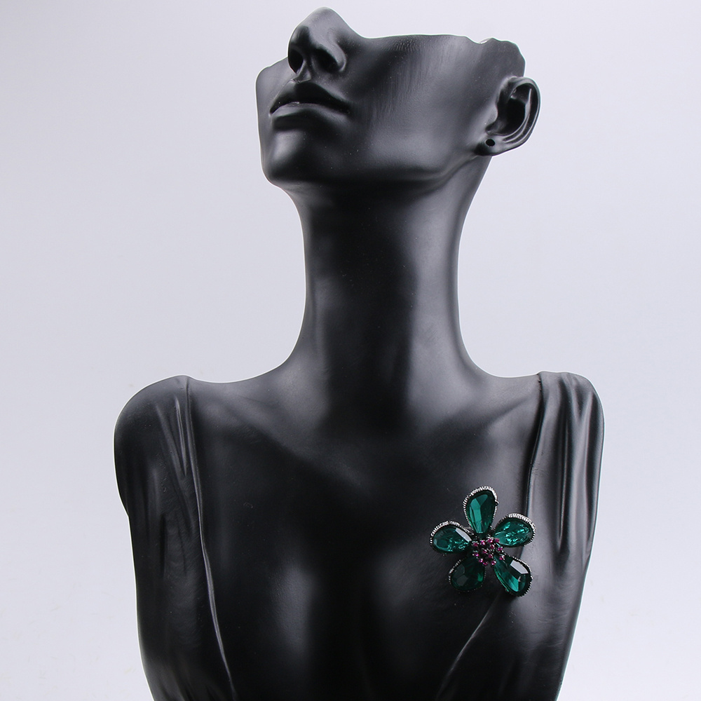 Stylish Crystal Flower Brooch for Women, Decorative Pin