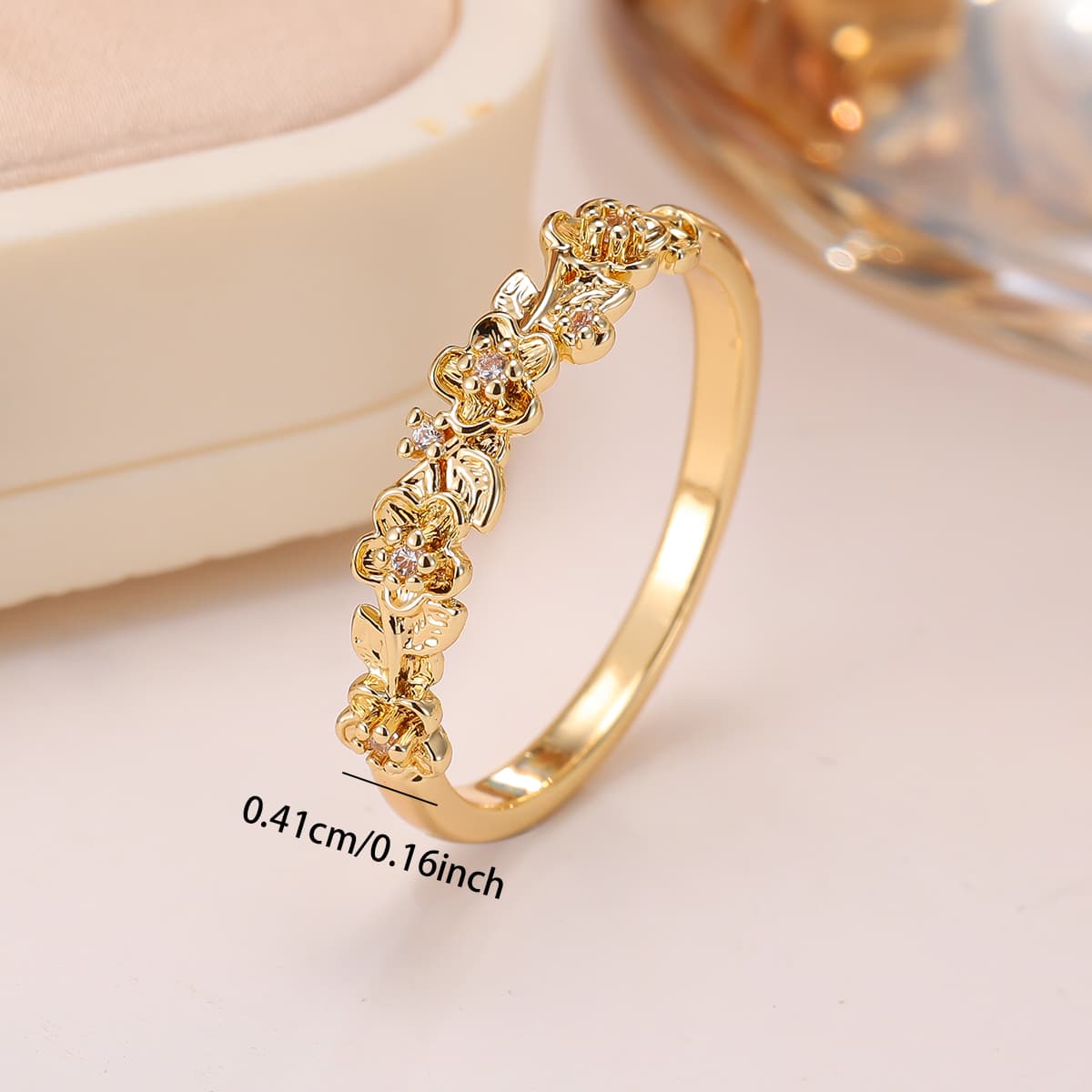 Unisex Floral Thin Ring with Embossed Winding Design