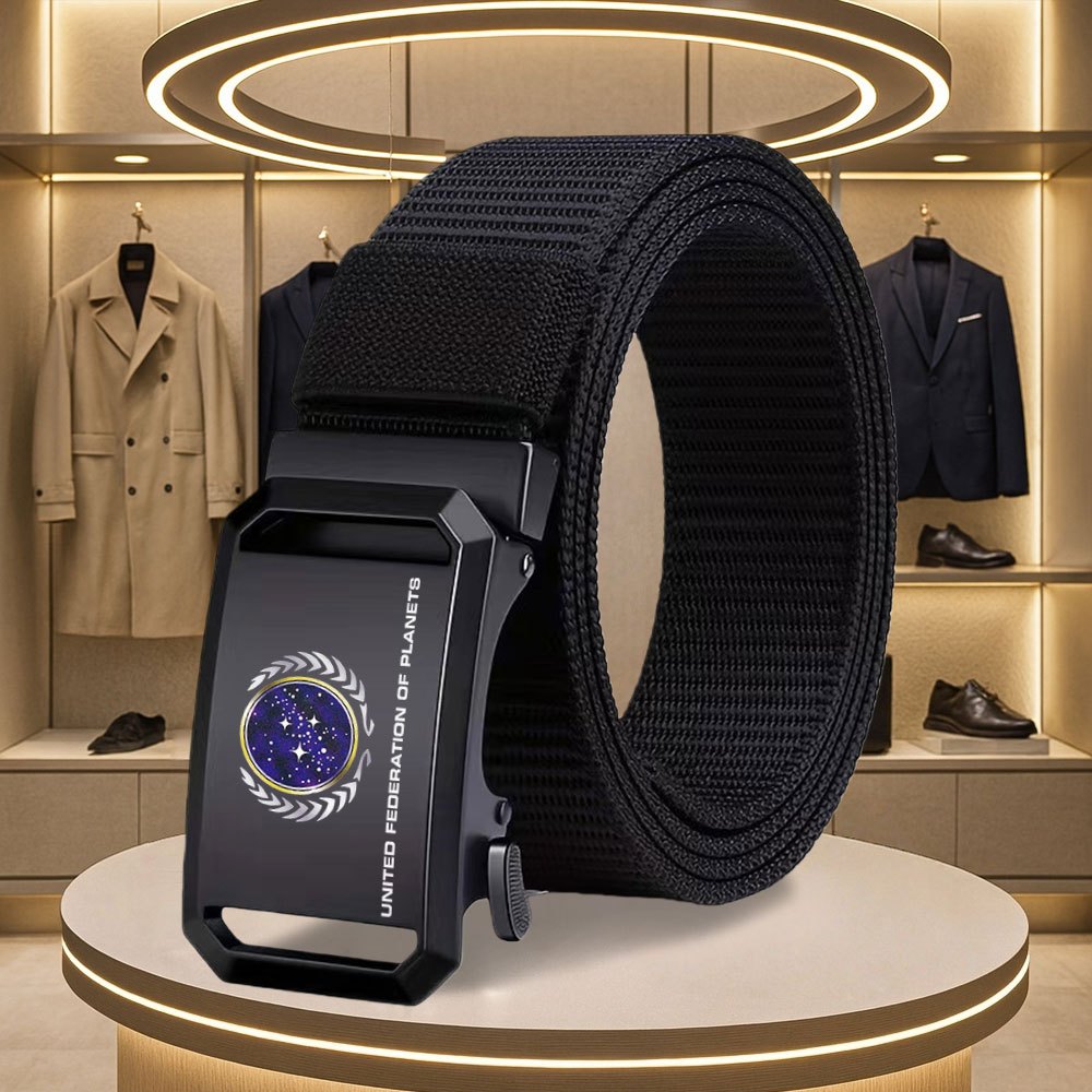 E-shop Ein lässiger Herren-Gürtel mit Sternen-Föderation-Print, ideal zum Tragen mit Jeans. Dieser stylische Business-Gürtel für Herren ist eine tolle