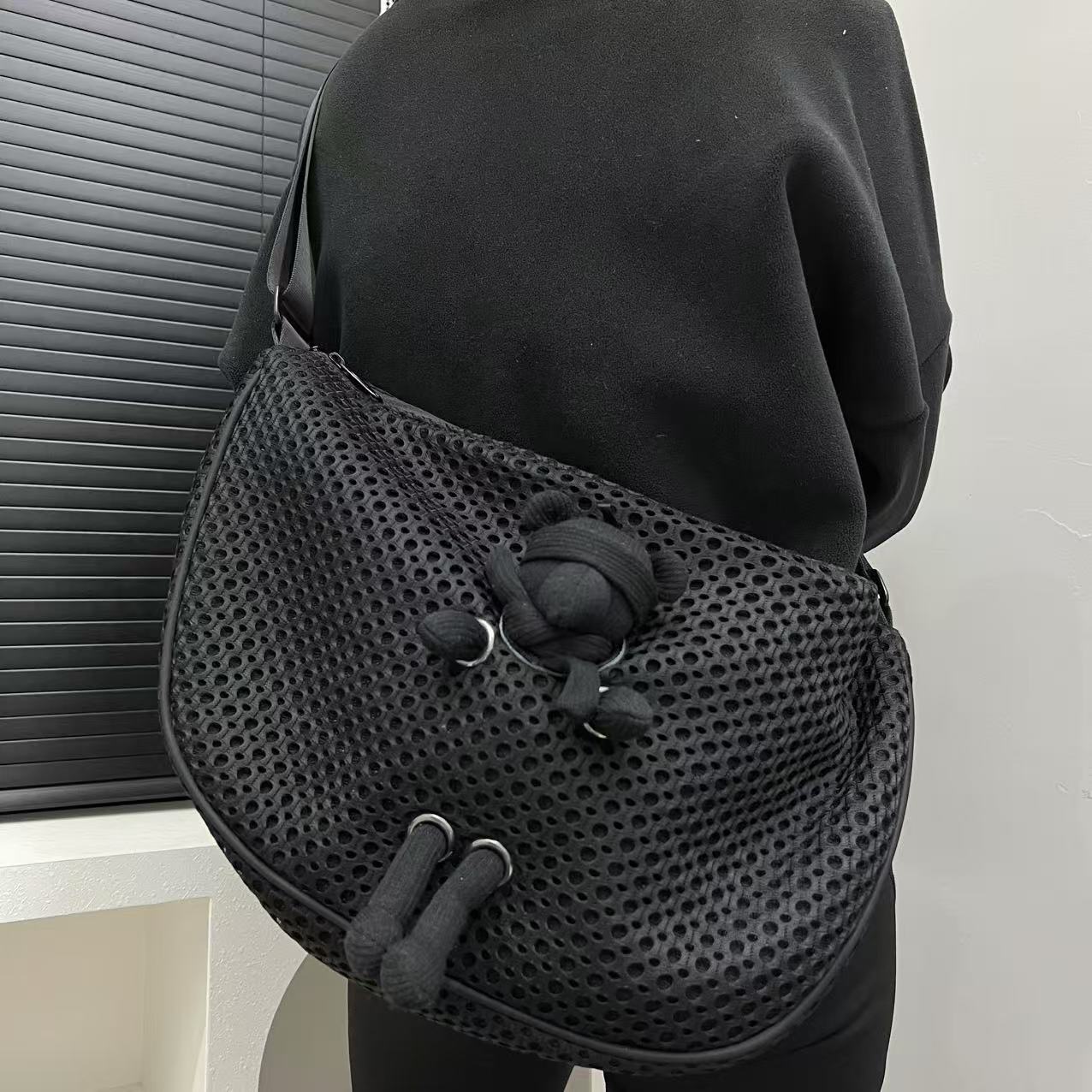 TEMU Women's Fashion Dumpling Bag, Mesh Chest Bag, Casual Sports Crossbody Bag With Plush Toy