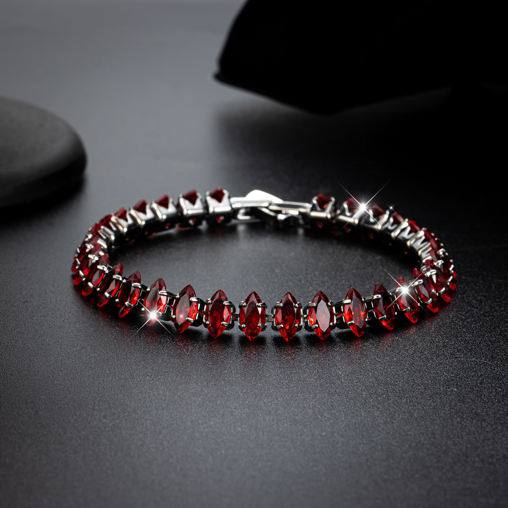TEMU 1pc Bracelet Tennis Marquise Gothique Rouge Foncé, Style Vintage Gothique Accessoire de Bracelet Vampire Sorcière pour Halloween, Unisexe, Idéal