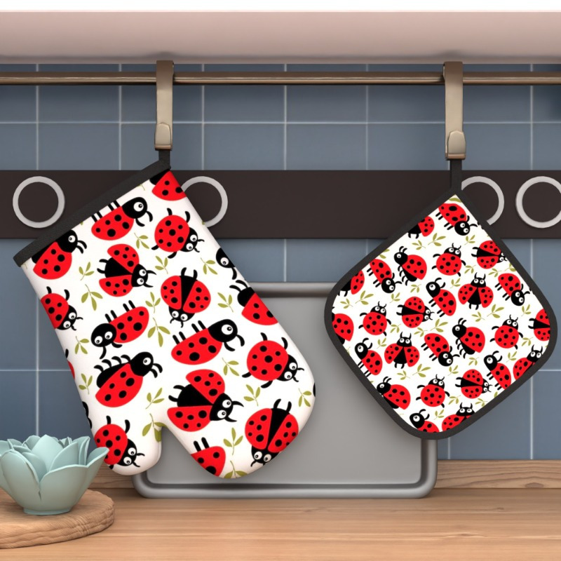 

2pcs Ladybug Pattern Oven Mitt Set, Heat Resistant Polyester Kitchen Accessories, Woven, Machine Washable, For Cooking, Baking, Grilling, Microwave Safe, 10.6*6.7 Inch