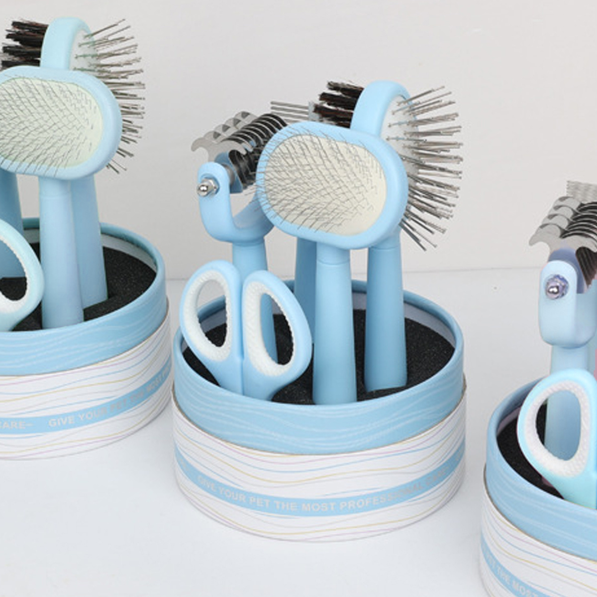 Essential Grooming Set for Small Pets Including a Comb, Brush, And Nail Clippers for Cats And Dogs
