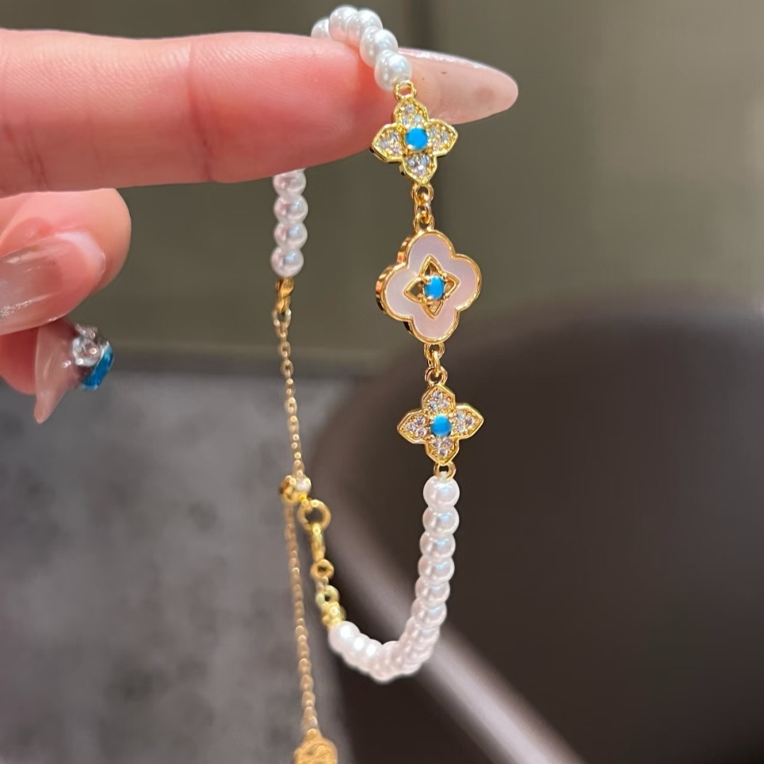 TEMU Un elegante brazalete vintage de perlas con forma de flor de hojas para mujer, con un lujoso estilo de corte, para aquellas que aprecian las