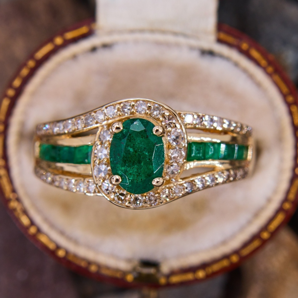 

Elegant Golden-plated Copper Ring With Oval Green Synthetic Zirconia – Luxurious Bridal Jewelry For Valentine’s Day, Anniversaries, And