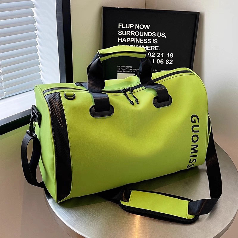 Image of Large Capacity Travel Bag For Men And Women, Lightweight And Handheld, Suitable For Sports And Gym, With Dry And Wet , With Free Shipping