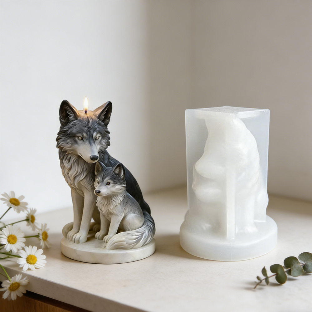 E-shop Nordisch inspirierte 3D Silikonform für eine Mutter und Baby Wolf Kerze - Schön gestaltet mit einem dreidimensionalen Tiermotiv, hergestellt aus
