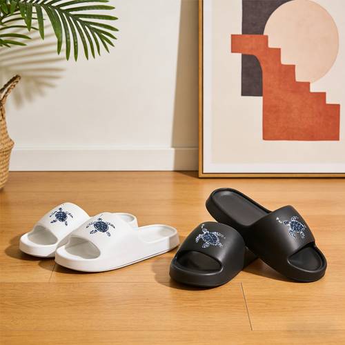 1 pair of lightweight turtle print slippers unisex suitable for outdoor and indoor use comfortable and durable suitable for indoor and outdoor year toe design