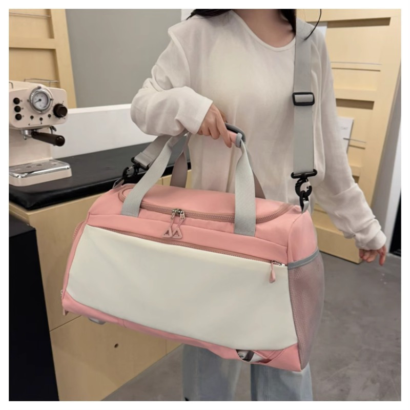 Gran Capacidad Bolsa de Gimnasio y Viaje - Convertible en Mano, Hombro o Mochila con Cierre de Cremallera - Equipaje Ligero y Duradero para Mujeres/Hombres, Negocios, Vacaciones, Yoga, Gimnasio - Compartimento Principal Espacioso & Organizador Frontal - Bolso Diario, Escapada de Fin de Semana, Diseño Minimalista, Correas Ajustables, Tote Portátil, Para Viajeros Frecuentes, Equipo Deportivo, Versátil, Costuras Reforzadas, Estilo Activo