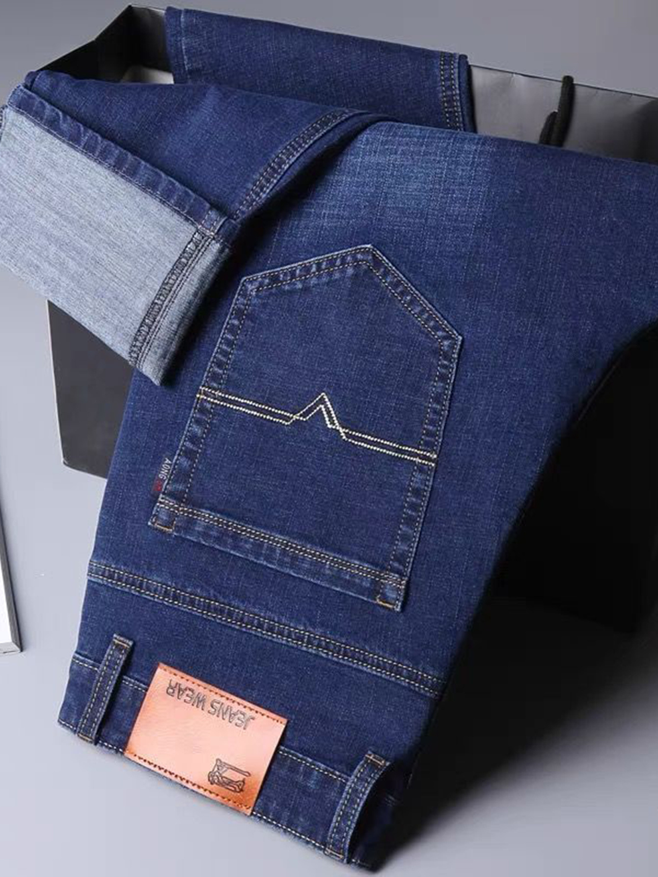 2025 m. vasaros lengvi vyriški džinsai | Keturių sezonų madingi klasikiniai vyriški džinsai, patogios tamprios tiesaus kirpimo kelnės, tinkamos kasdieniam verslo įvaizdžiui, laisvalaikio aprangai ir būtiniausiems kelionės reikmenims, puikus dovanos pasirinkimas