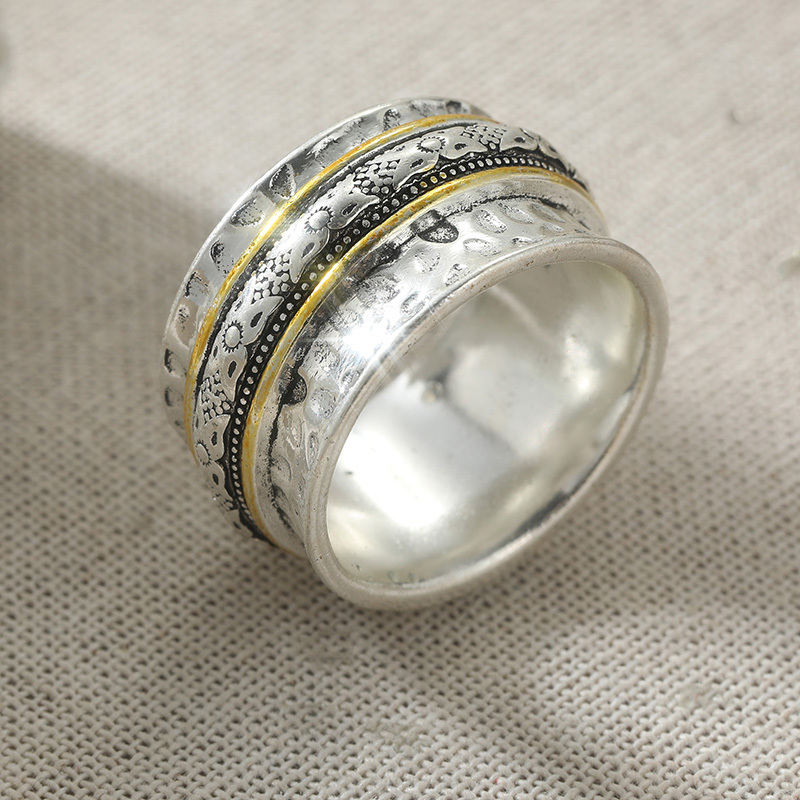 Bohemian Retro Pattern Carved Two-Tone Wide Face Ring