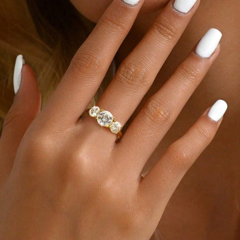 Women's 2/4 Carat Simple Design Moissanite Ring, Dazzling Gift