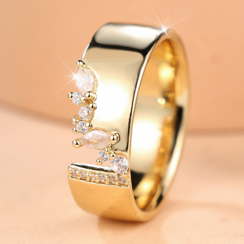 Women's Irregularly Designed Elegant Ring with Synthetic Cubic Zirconia