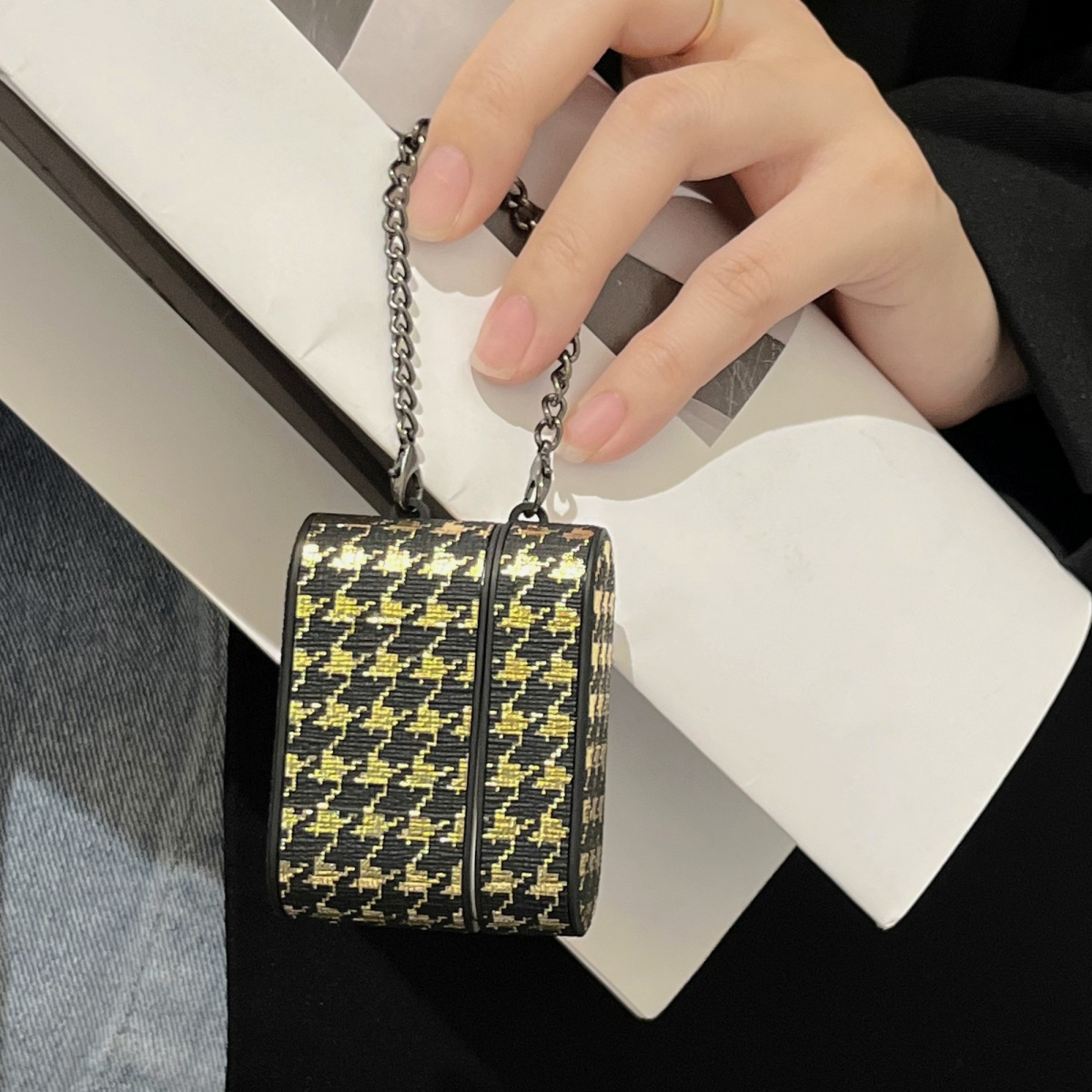 Silicone Square Earphone Case for AirPods 1/2/3/4/Pro/Pro2, Shockproof Protective Cover, Black/Bronze, Durable Earphone Pouch