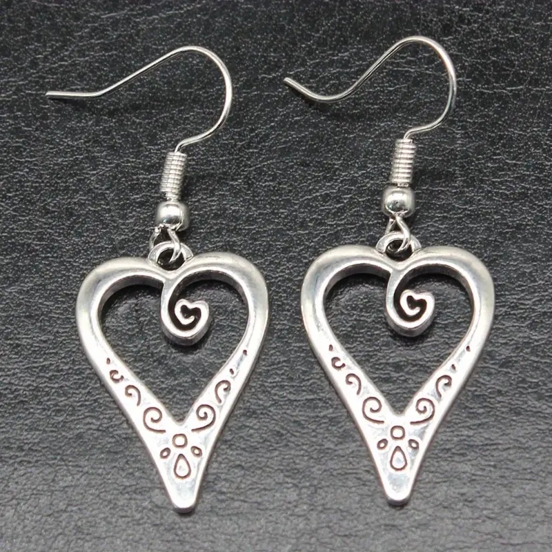 Women's Vintage Hollow Heart Dangle Earrings