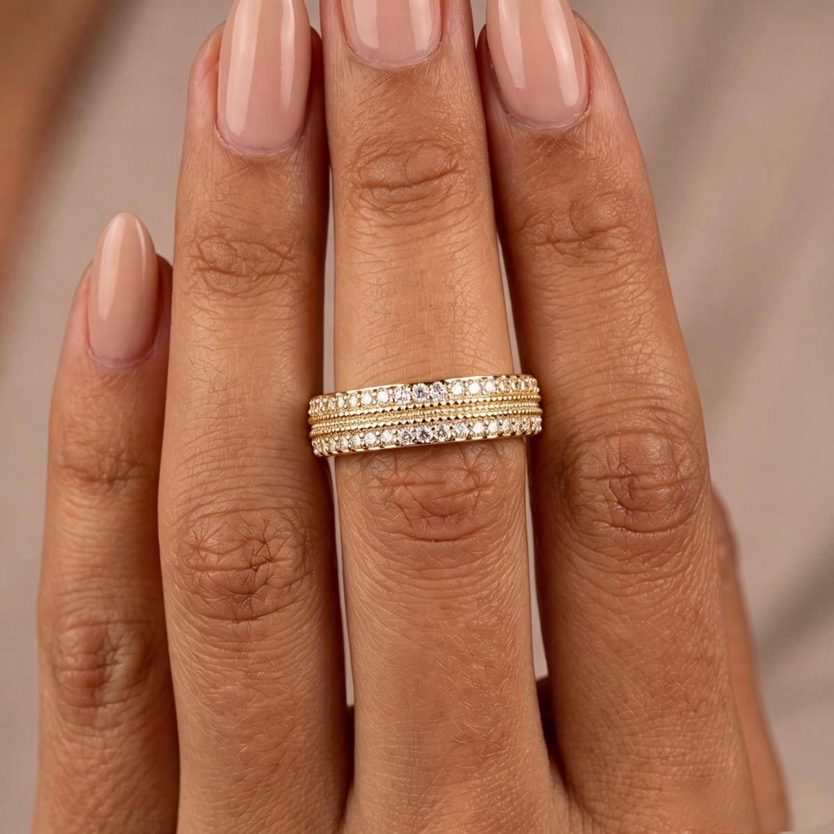 Women's Luxury Sparkling Round Shape Ring, Exquisite Design