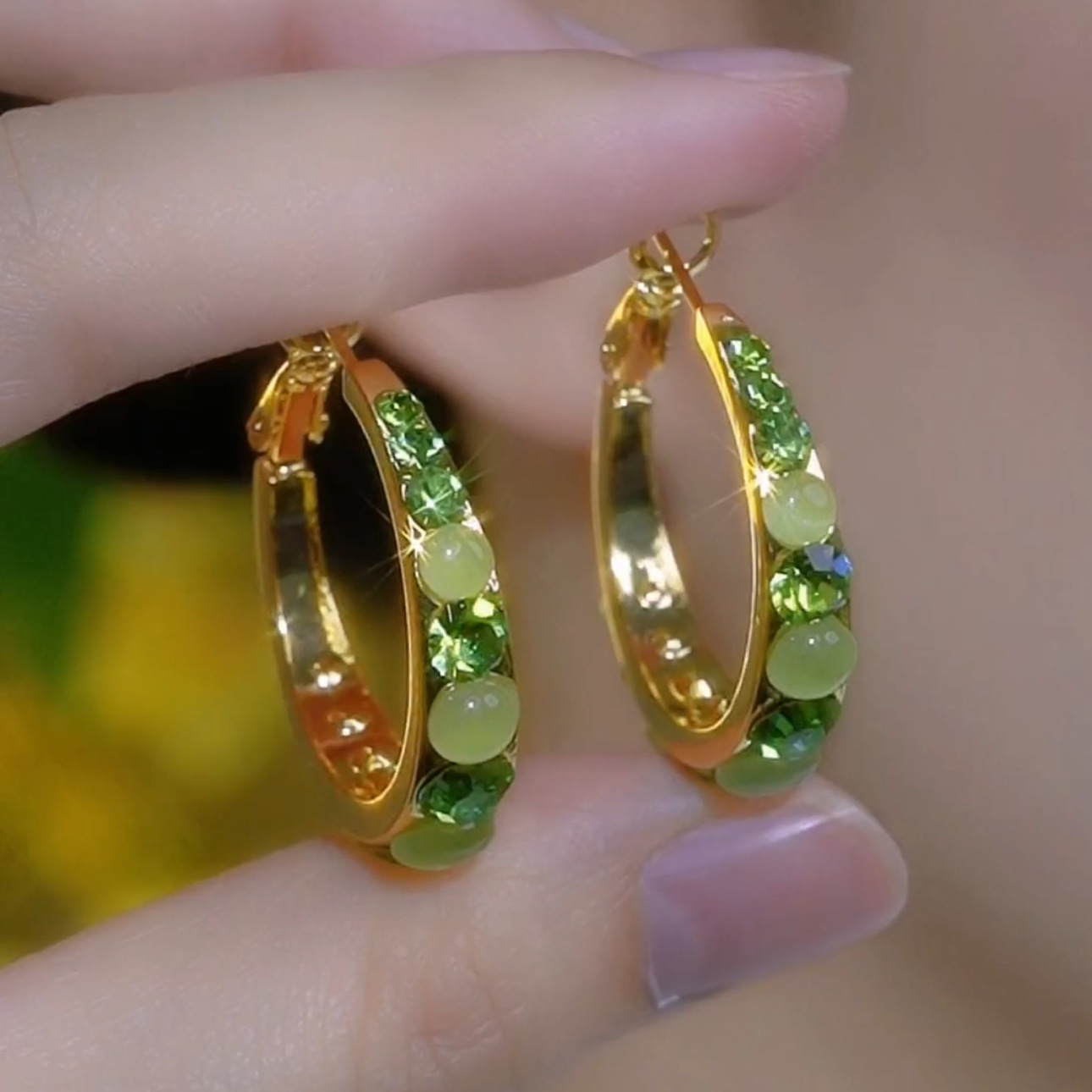 TEMU 1 Pair Of 925 Green Earrings With Design, High-end Temperament, Light Earrings, Women's Gift Jewelry