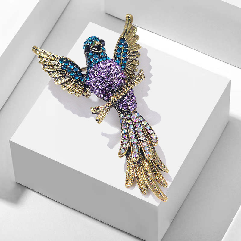 European And American New Style Colorful Full- Vintage Eagle Brooch Cartoon Animal Brooch Coat Jacket Pin Accessory