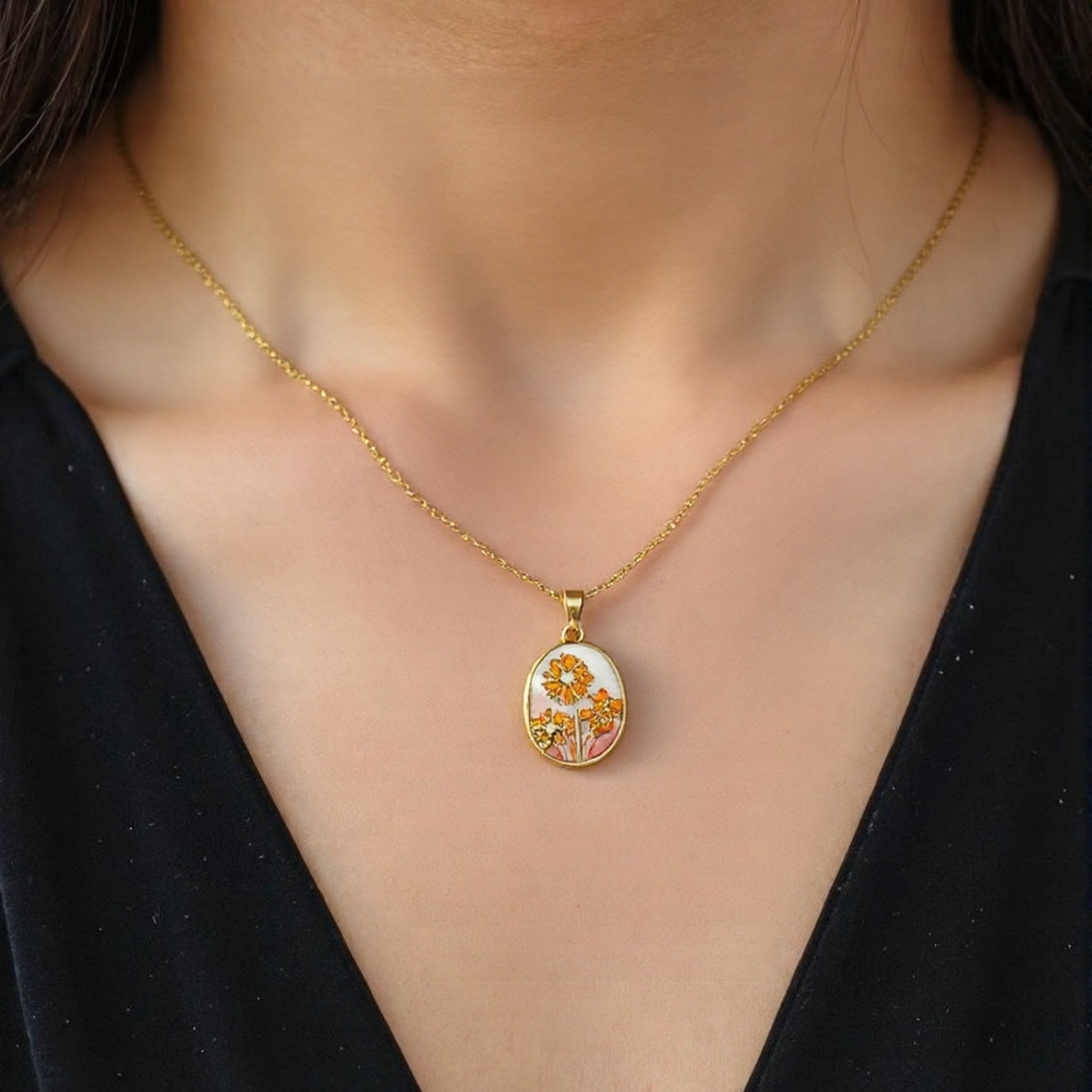 Women's Stainless Steel Flower Pattern Necklace, Hypoallergenic