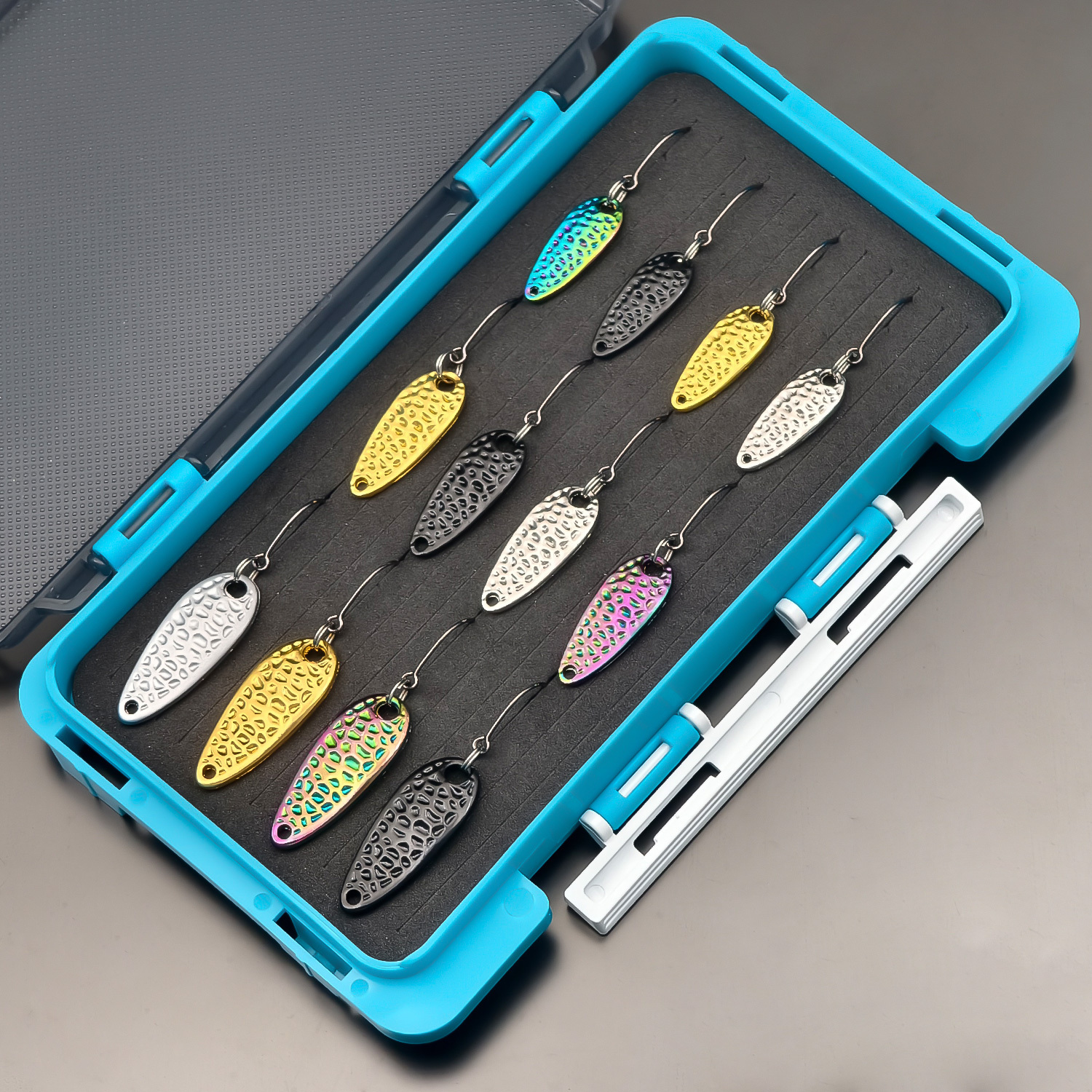 TEMU ANFS Lot de 12 Leurres de Pêche en Métal de Tailles Assorties, Leurres Cuillères de Couleurs Mélangées avec Boîte, Cadeau de Pêche Parfait pour